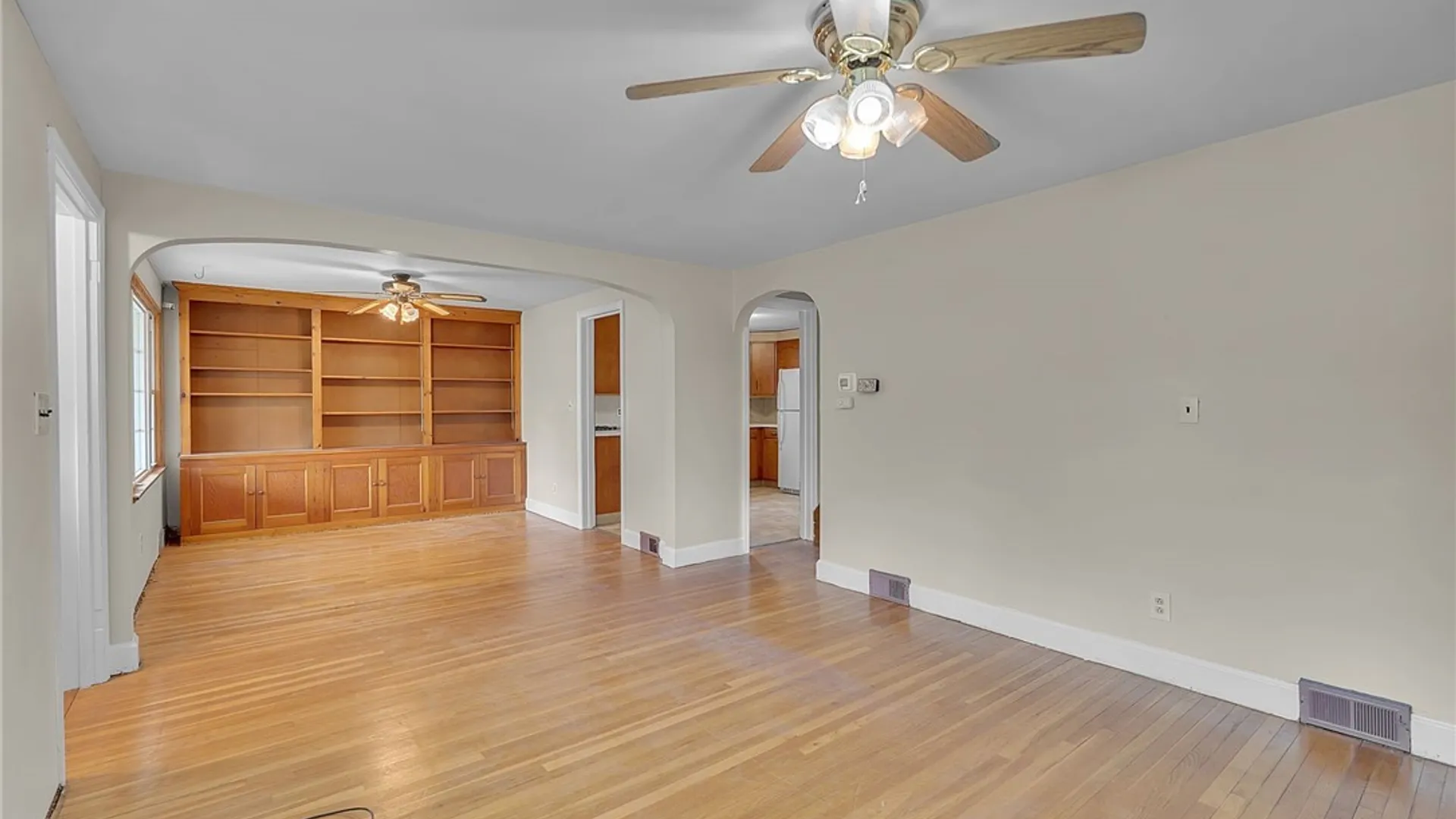 Property at 341 Fayette Avenue, Tonawanda, NY 14223 9