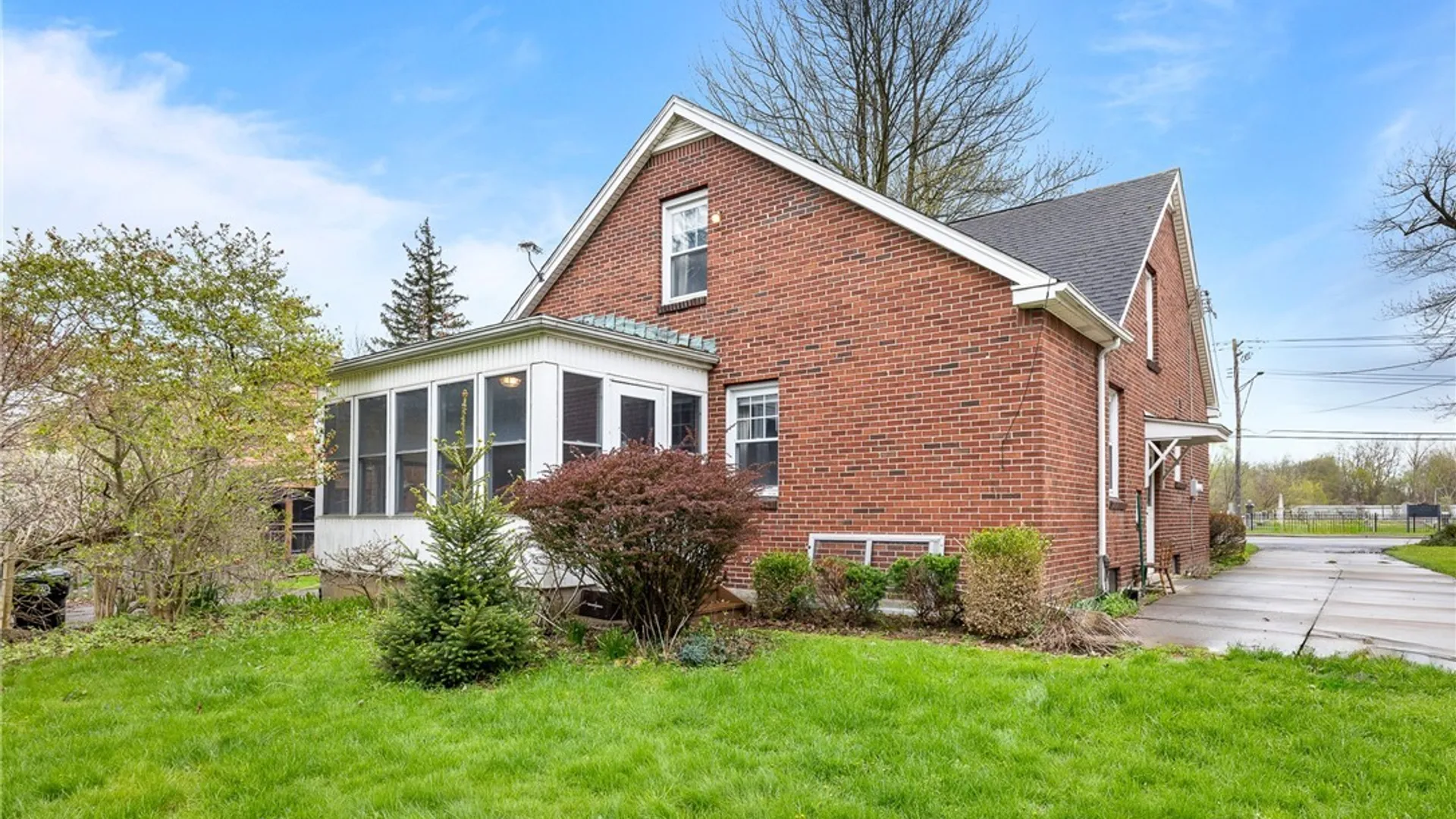 Property at 5176 Genesee Street, Lancaster, NY 14026 4