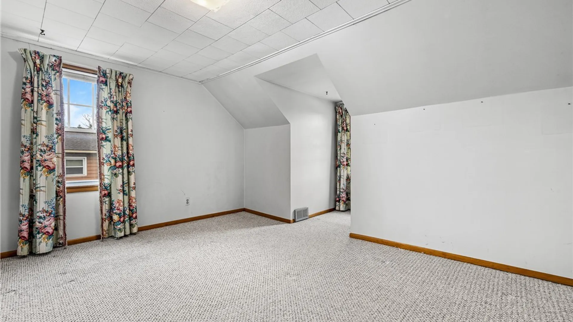 Property at 5176 Genesee Street, Lancaster, NY 14026 31