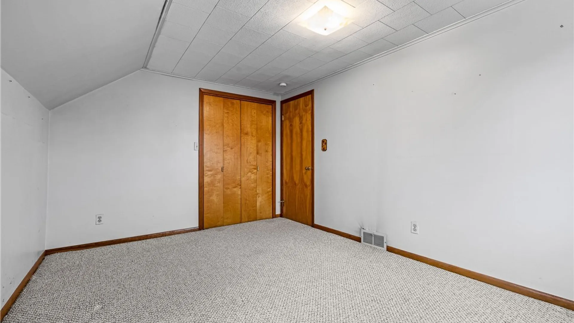 Property at 5176 Genesee Street, Lancaster, NY 14026 32