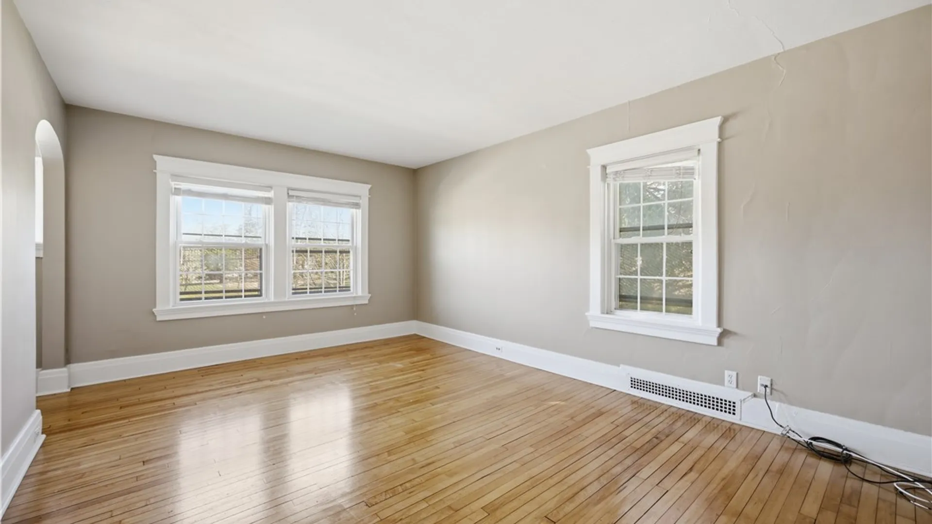 Property at 102 Prospect Avenue, Hamburg, NY 14075 4