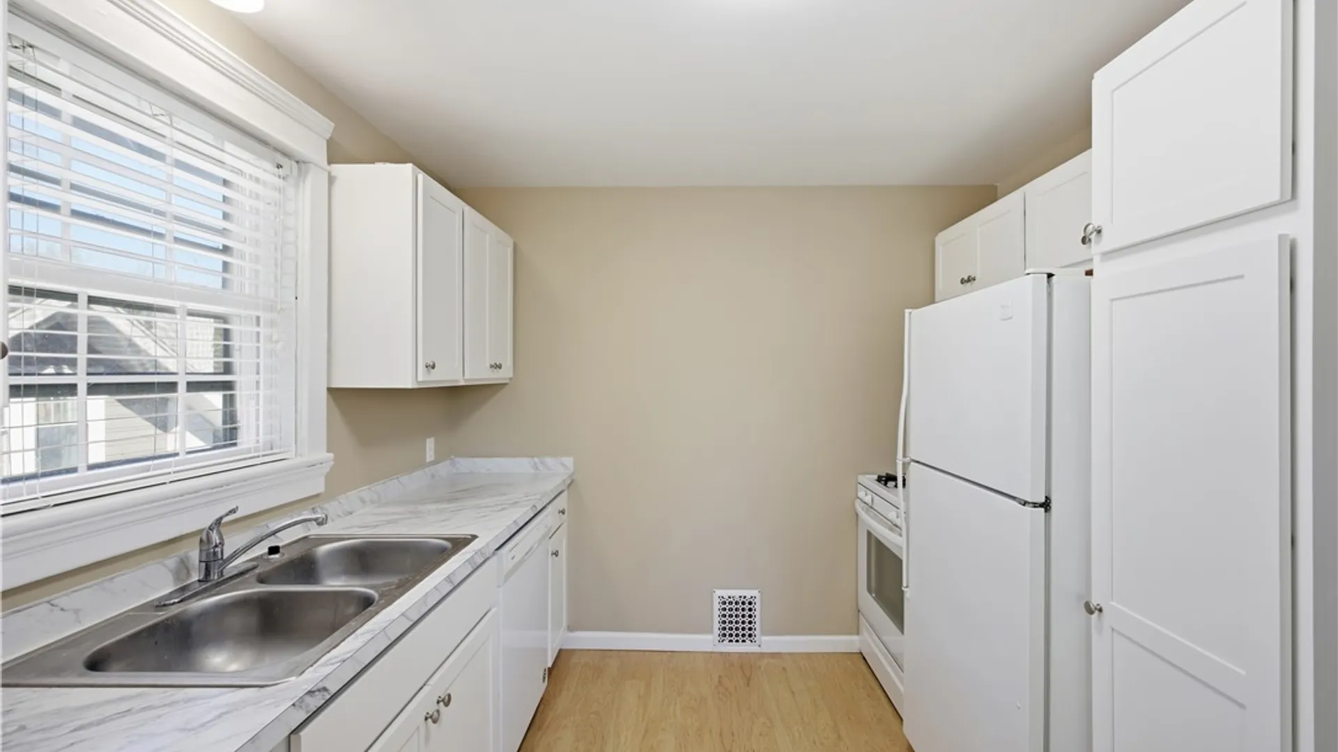 Property at 102 Prospect Avenue, Hamburg, NY 14075 10
