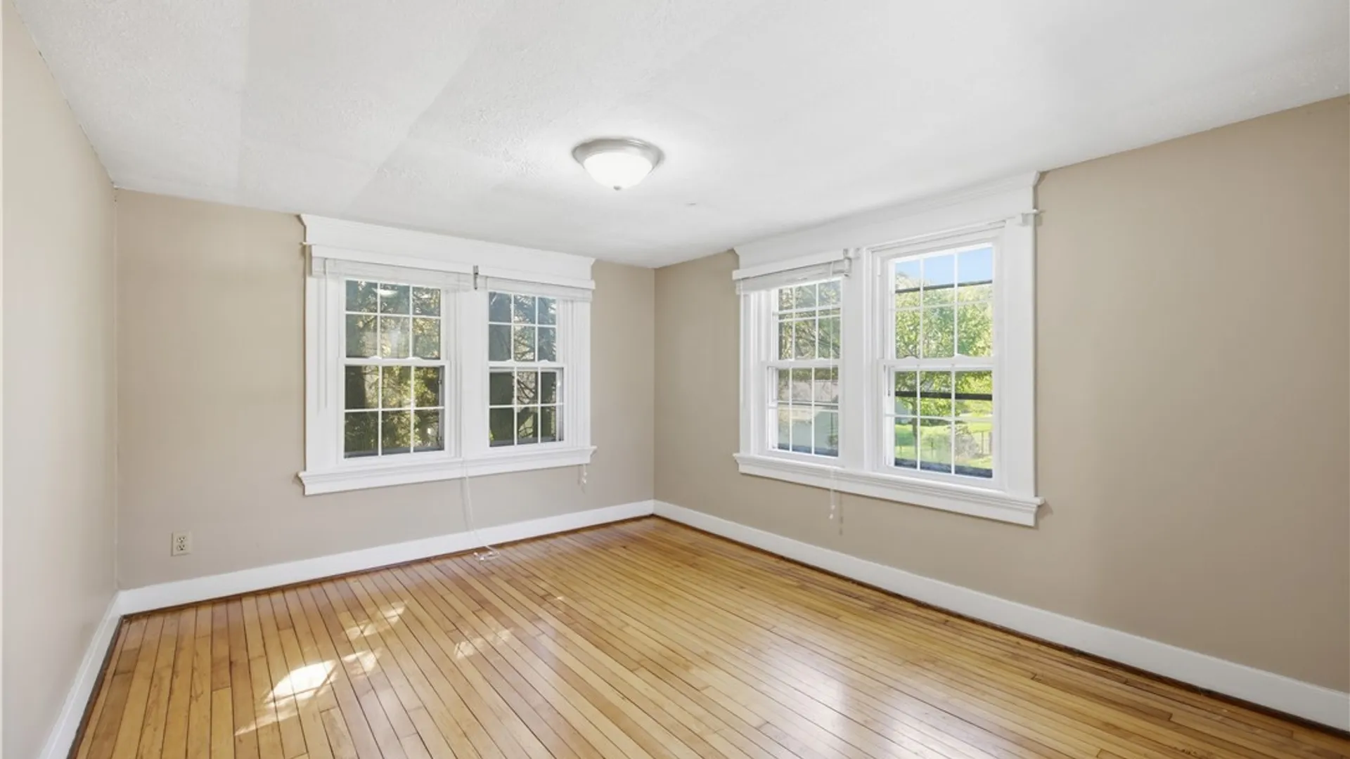 Property at 102 Prospect Avenue, Hamburg, NY 14075 11