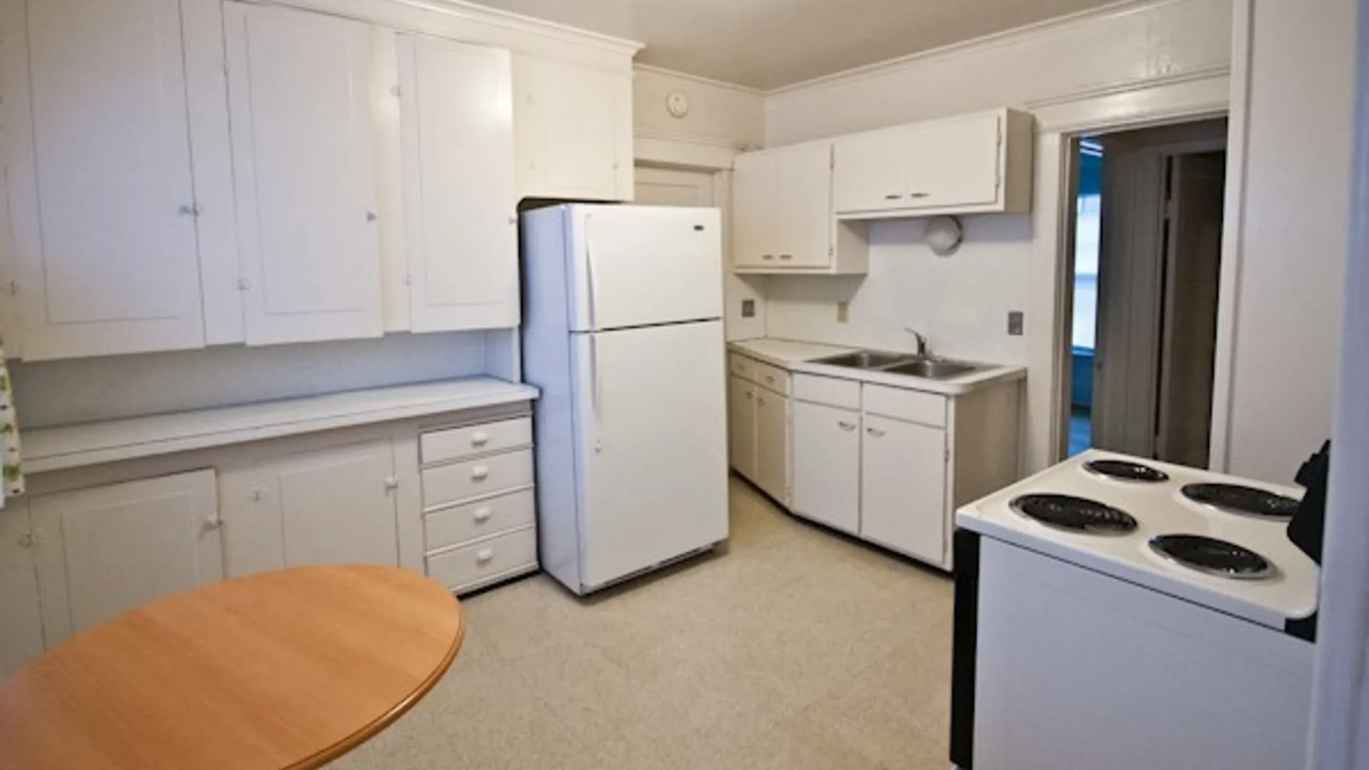 Property at 560 Clarendon Street, Syracuse, NY 13210 10
