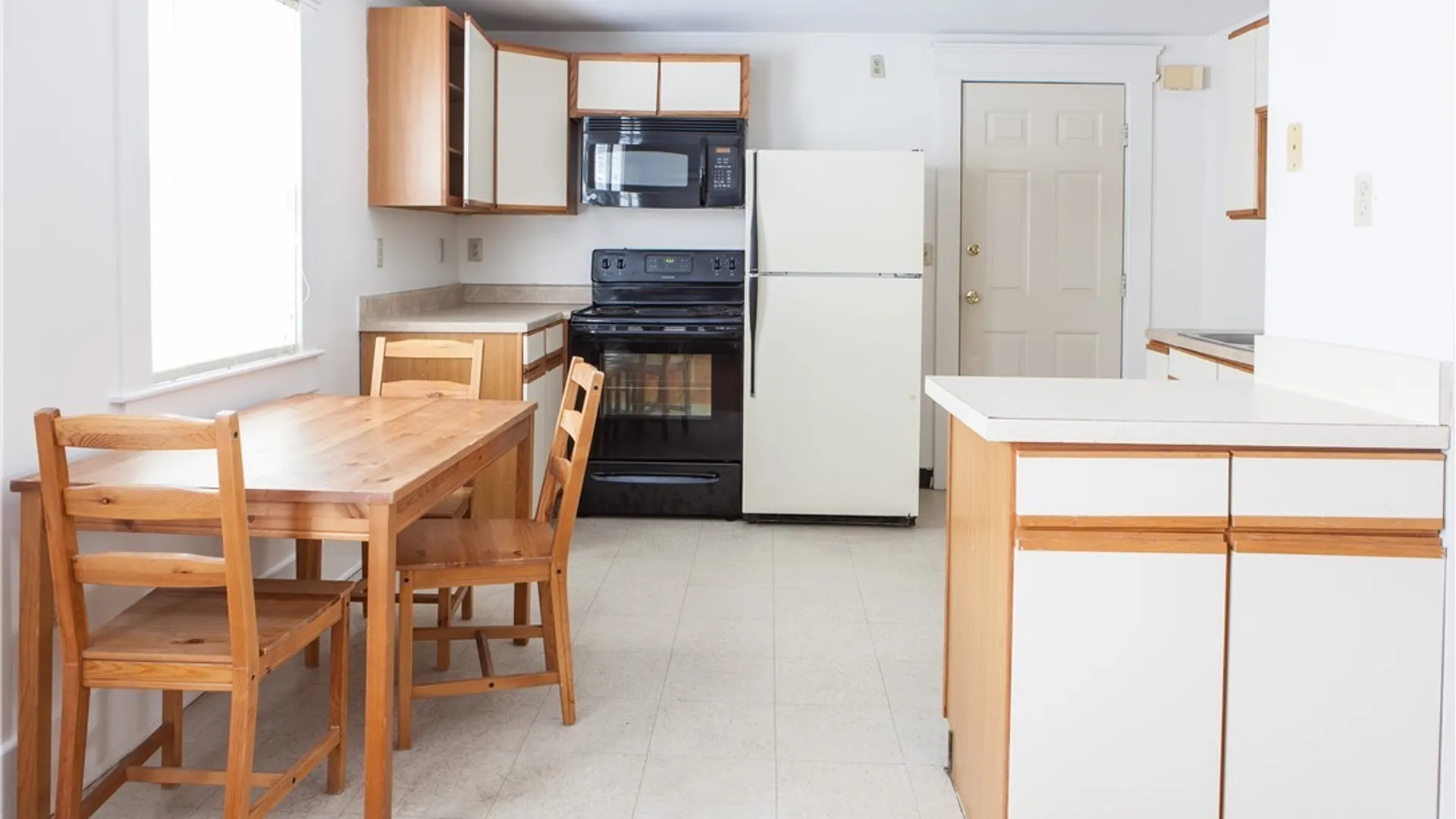 Property at 560 Clarendon Street, Syracuse, NY 13210 17