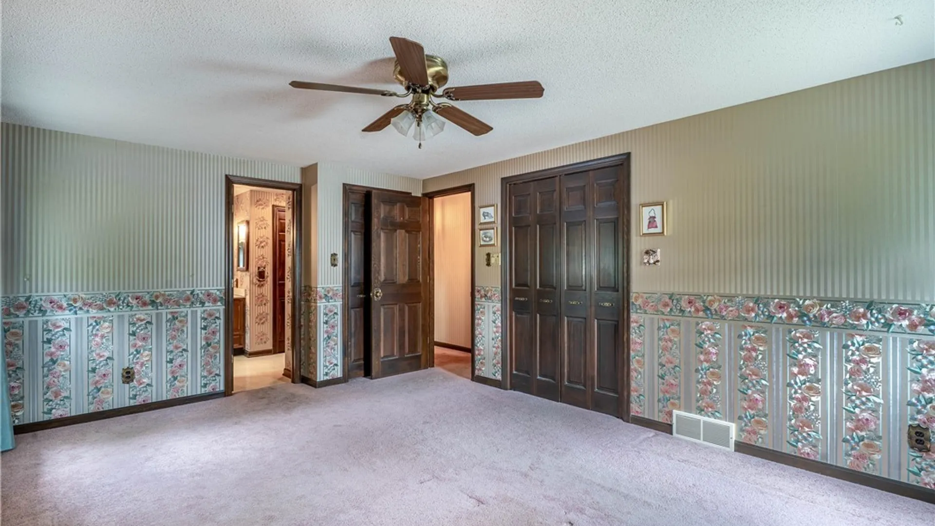 Property at 8010 Crestview Drive, Niagara, NY 14304 28