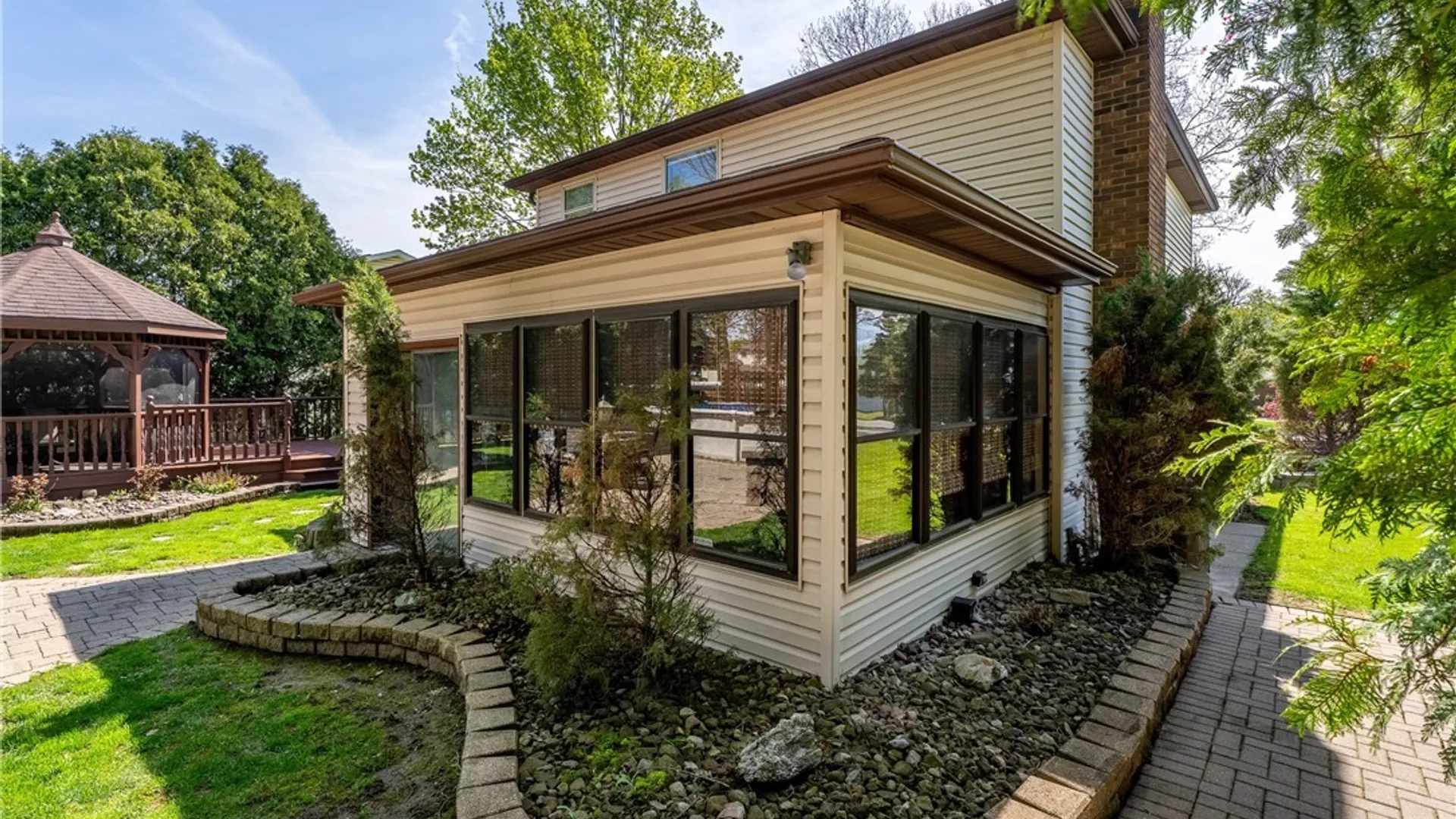 Property at 8010 Crestview Drive, Niagara, NY 14304 39
