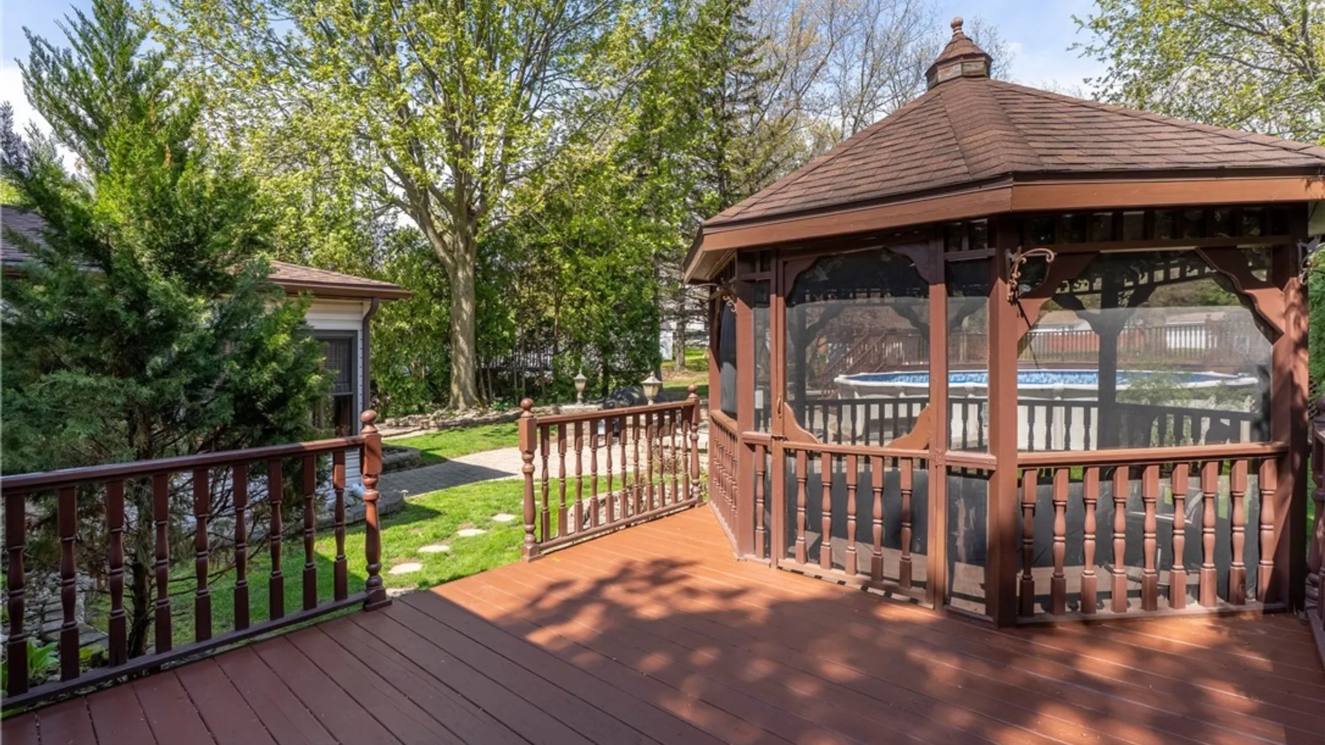 Property at 8010 Crestview Drive, Niagara, NY 14304 42
