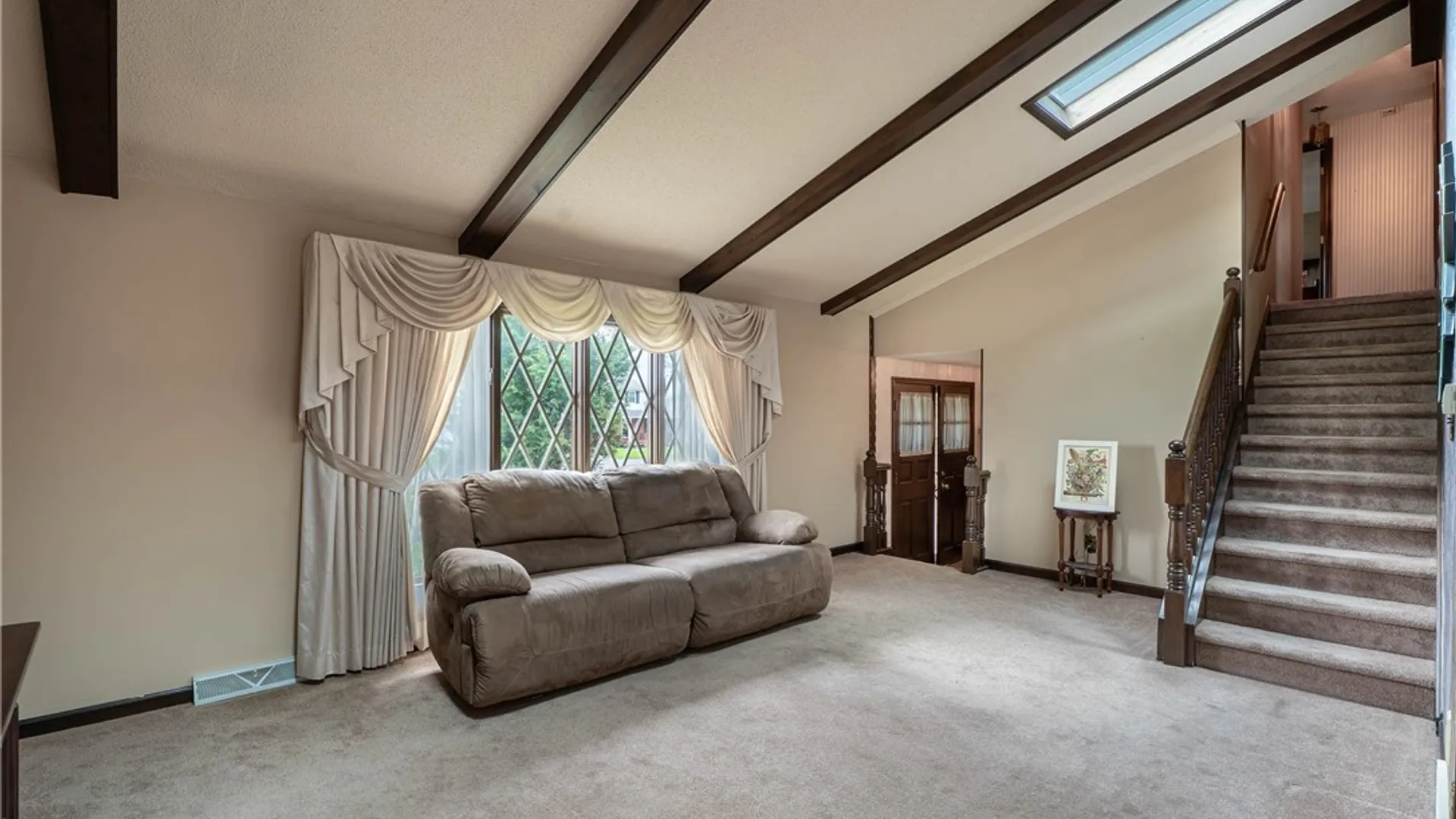 Property at 8010 Crestview Drive, Niagara, NY 14304 13