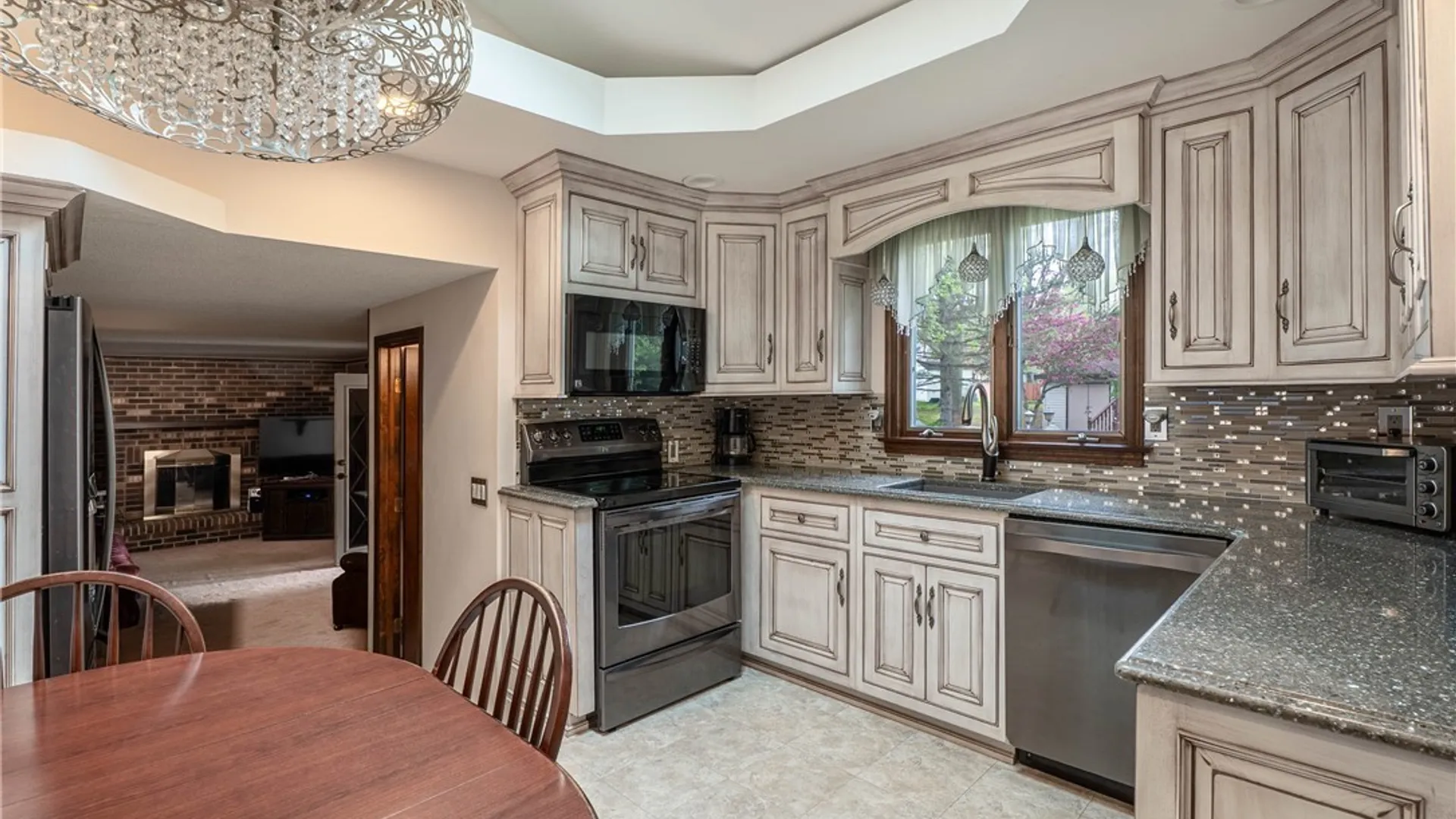 Property at 8010 Crestview Drive, Niagara, NY 14304 16