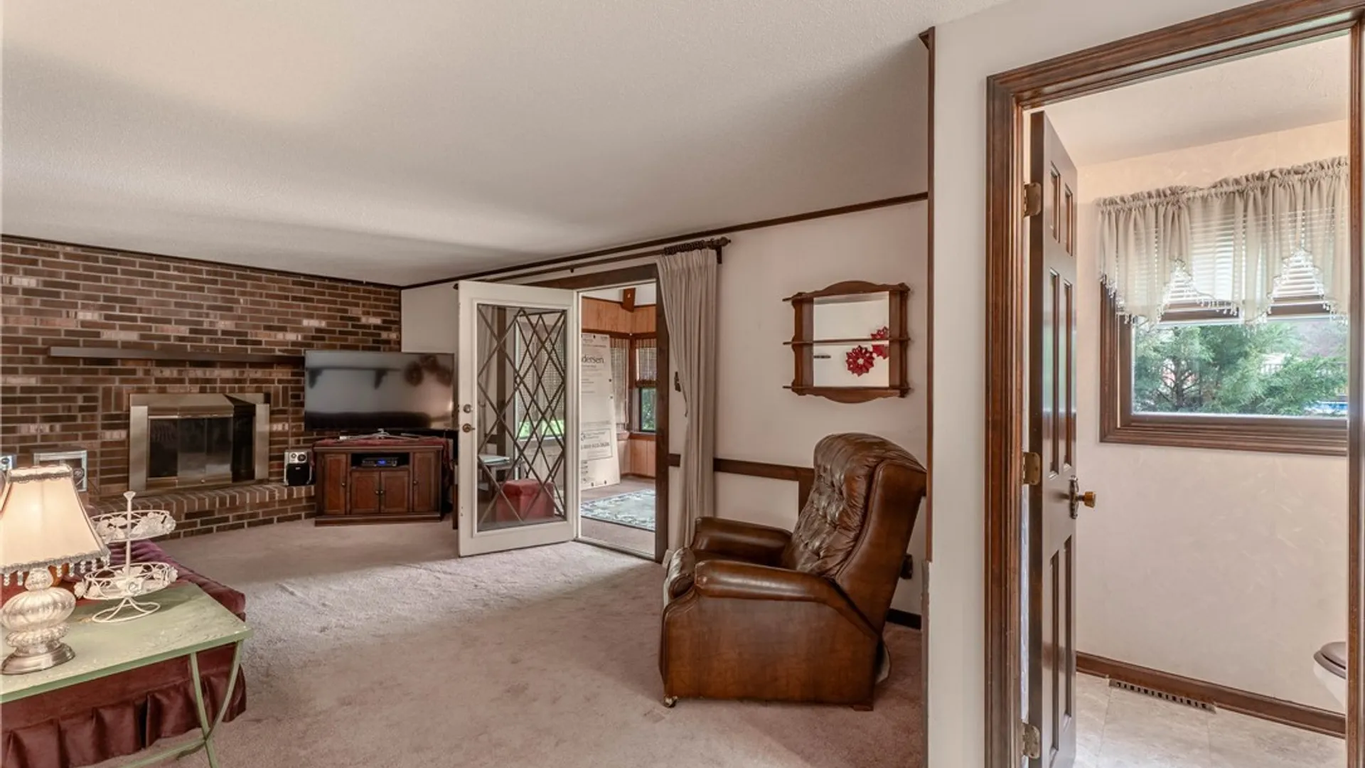 Property at 8010 Crestview Drive, Niagara, NY 14304 18