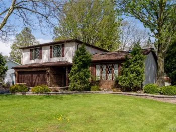 Property at 8010 Crestview Drive, Niagara, NY 14304