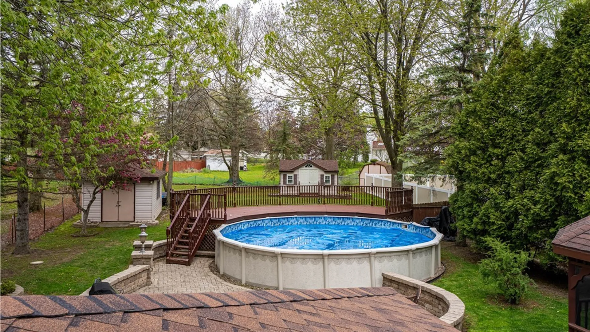 Property at 8010 Crestview Drive, Niagara, NY 14304 7