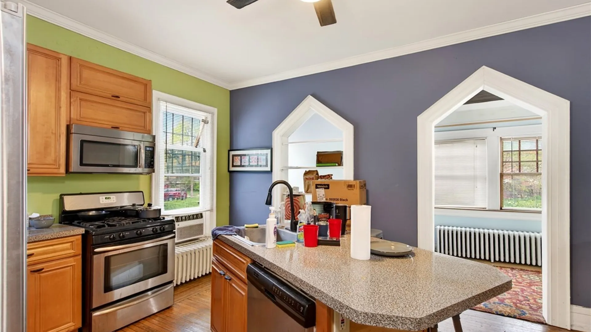 Property at 4 Saint Johns Place, Buffalo, NY 14201 17