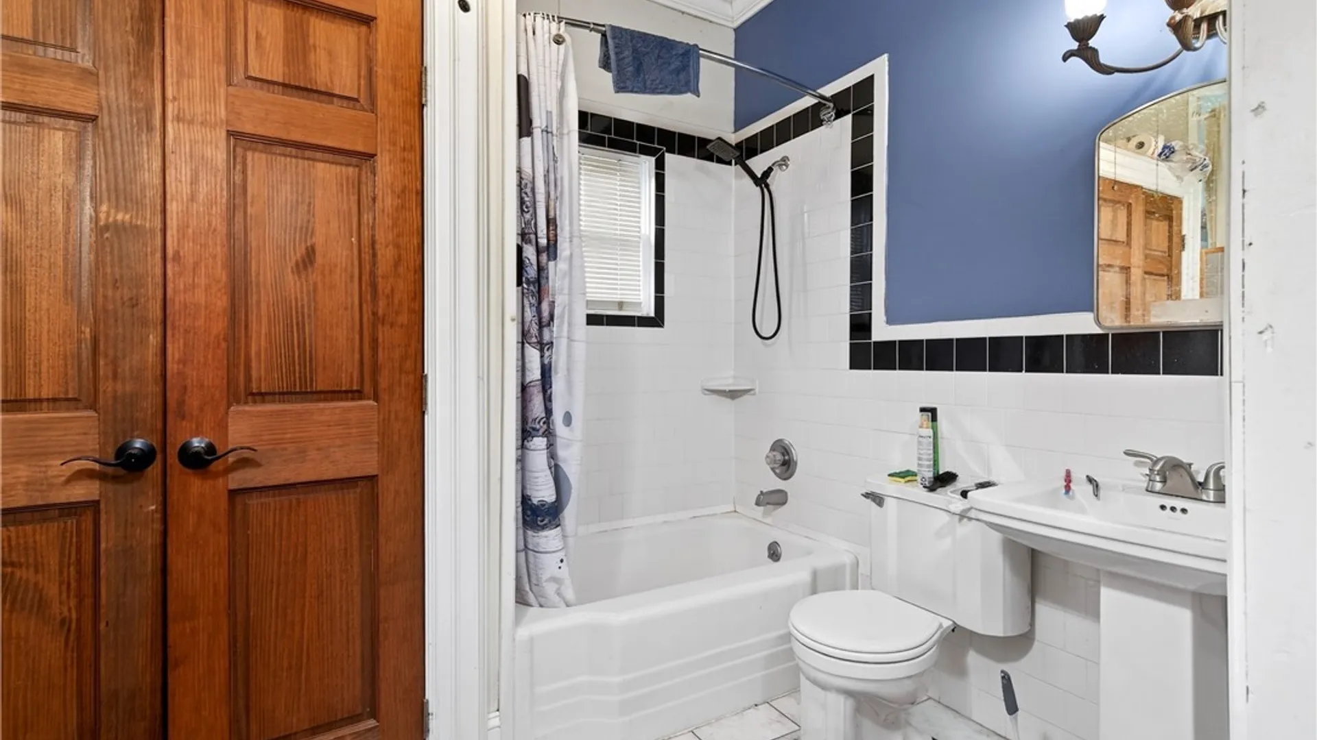 Property at 4 Saint Johns Place, Buffalo, NY 14201 19