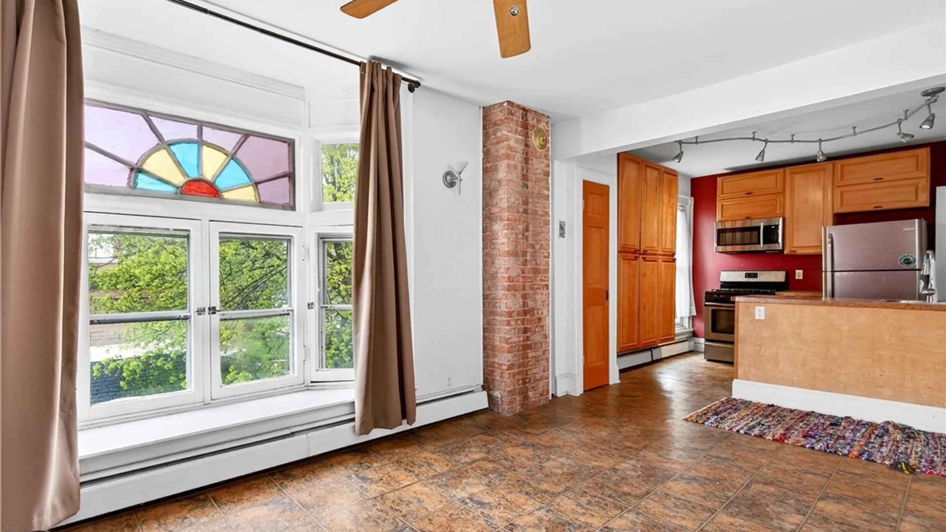Property at 4 Saint Johns Place, Buffalo, NY 14201 28