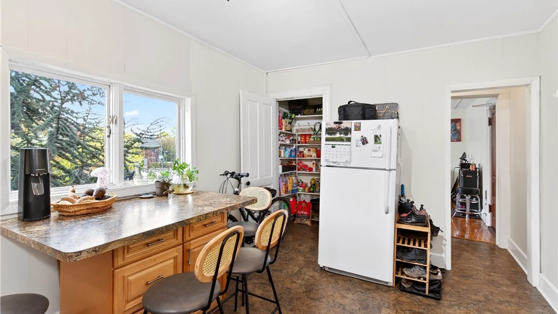 Property at 4 Saint Johns Place, Buffalo, NY 14201 26