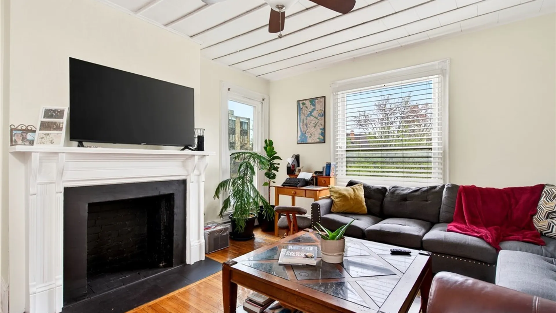 Property at 4 Saint Johns Place, Buffalo, NY 14201 21