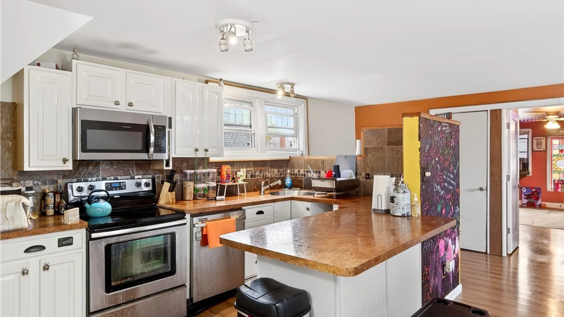 Property at 4 Saint Johns Place, Buffalo, NY 14201 36