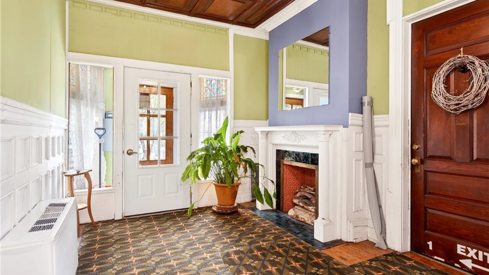 Property at 4 Saint Johns Place, Buffalo, NY 14201 8