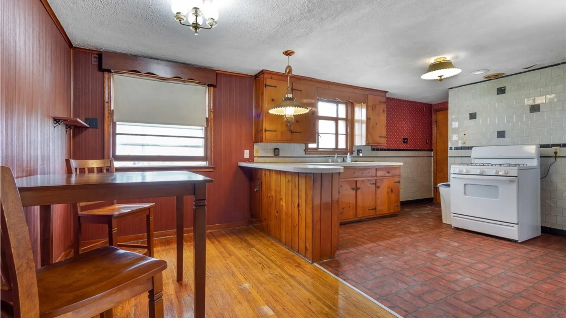 Property at 101 Kennedy Road, Cheektowaga, NY 14227 12