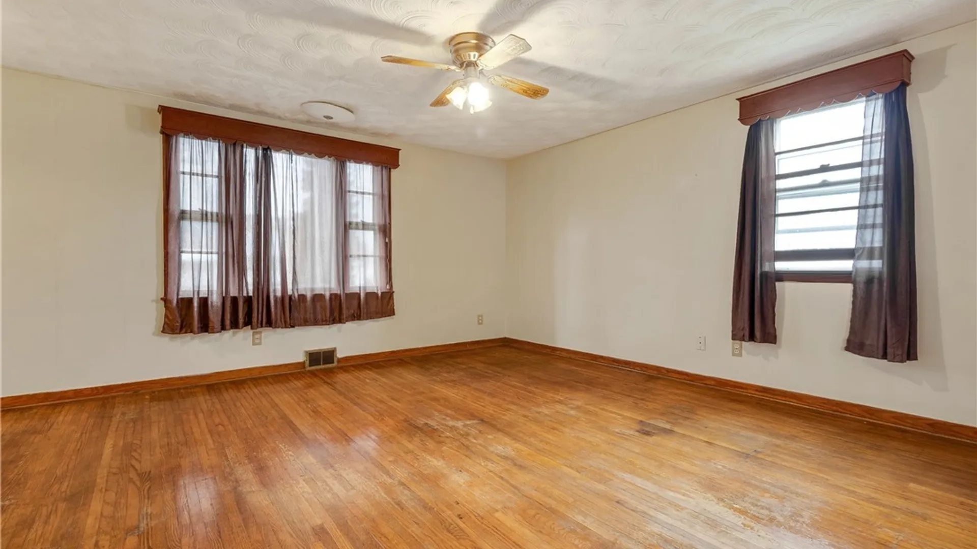 Property at 101 Kennedy Road, Cheektowaga, NY 14227 19