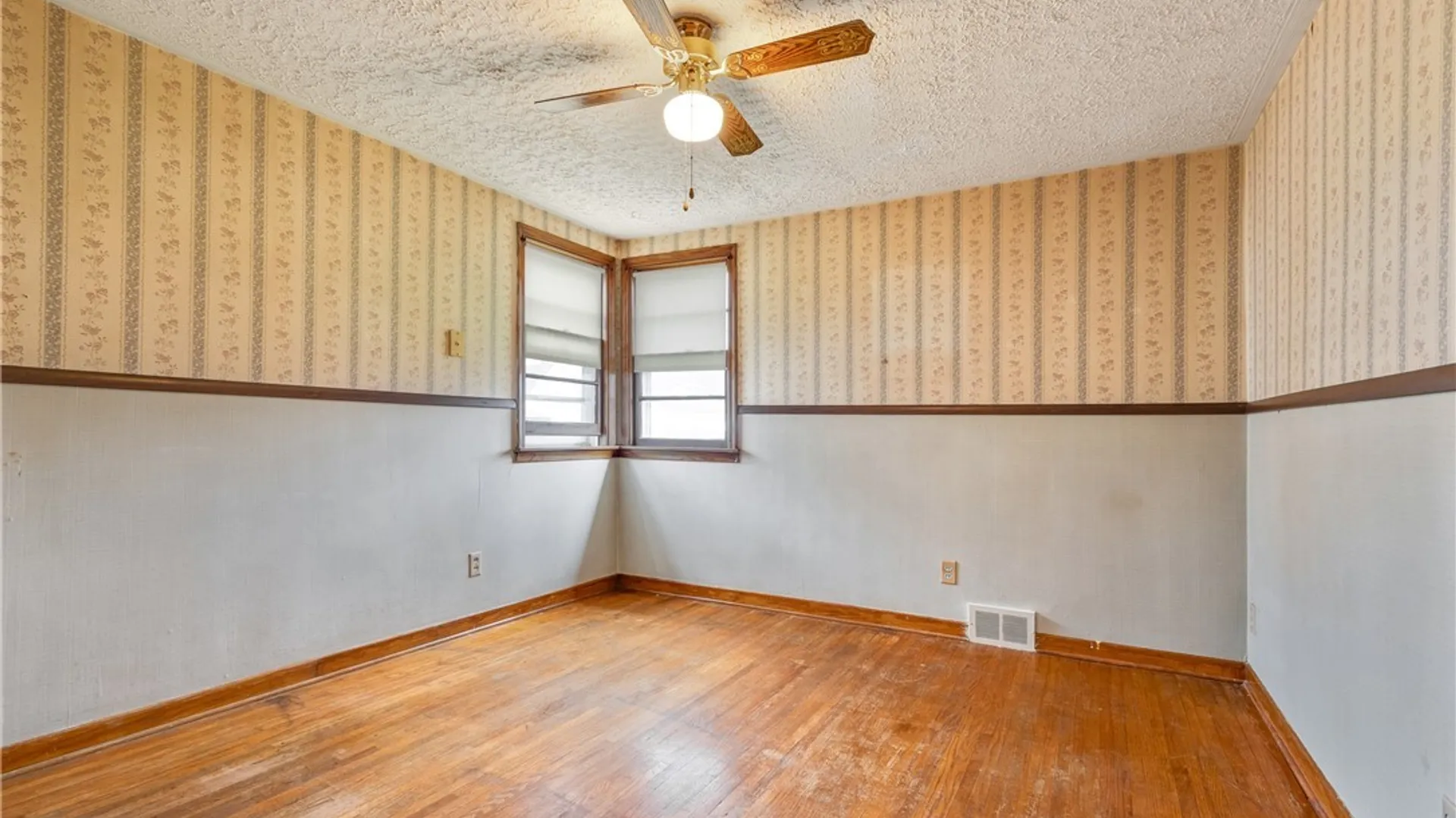 Property at 101 Kennedy Road, Cheektowaga, NY 14227 22