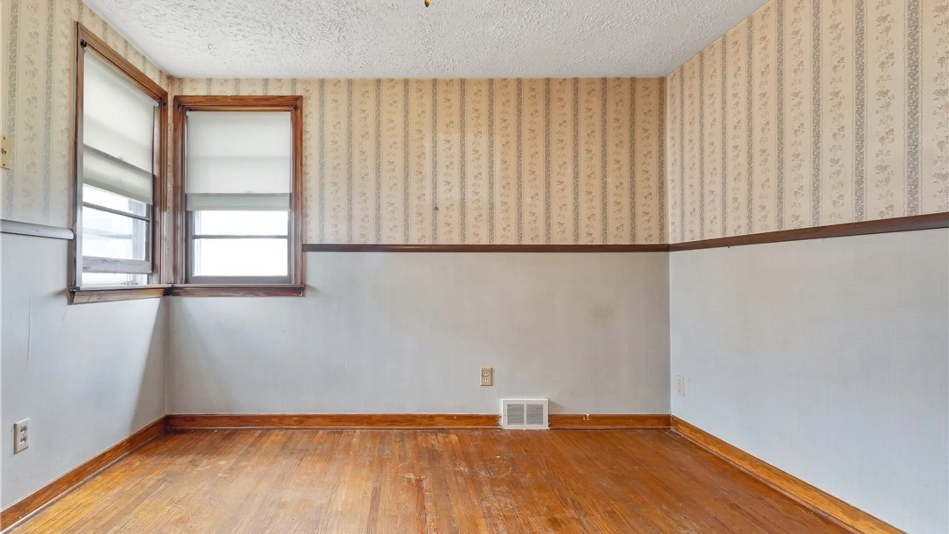 Property at 101 Kennedy Road, Cheektowaga, NY 14227 23