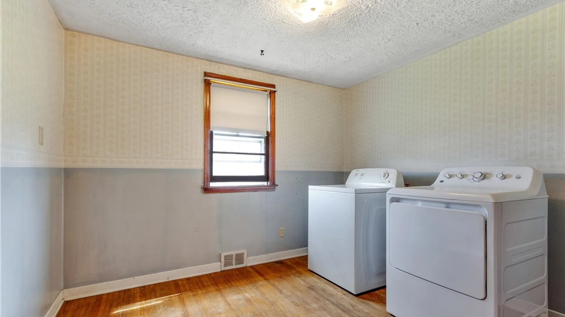 Property at 101 Kennedy Road, Cheektowaga, NY 14227 25