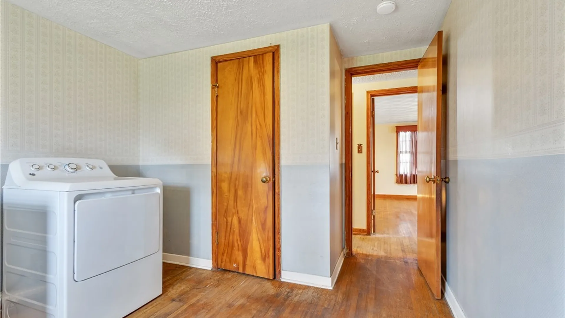 Property at 101 Kennedy Road, Cheektowaga, NY 14227 26