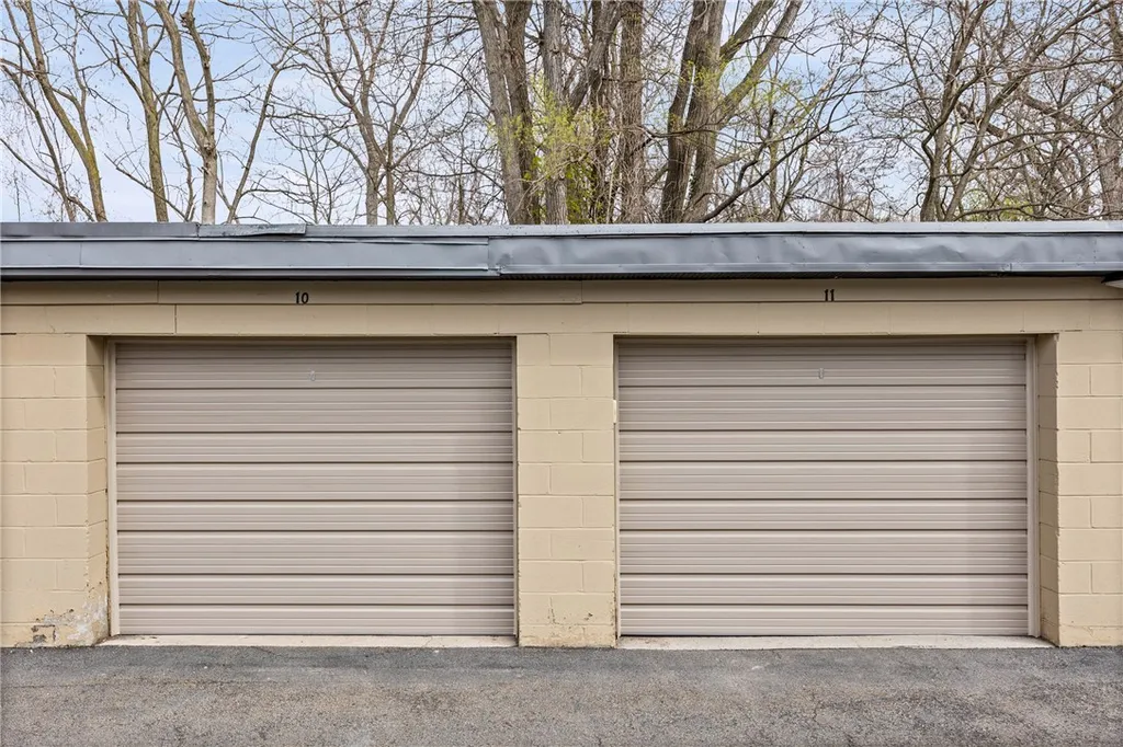 Property at 10 Westage At The Hbr, Irondequoit, NY 14617