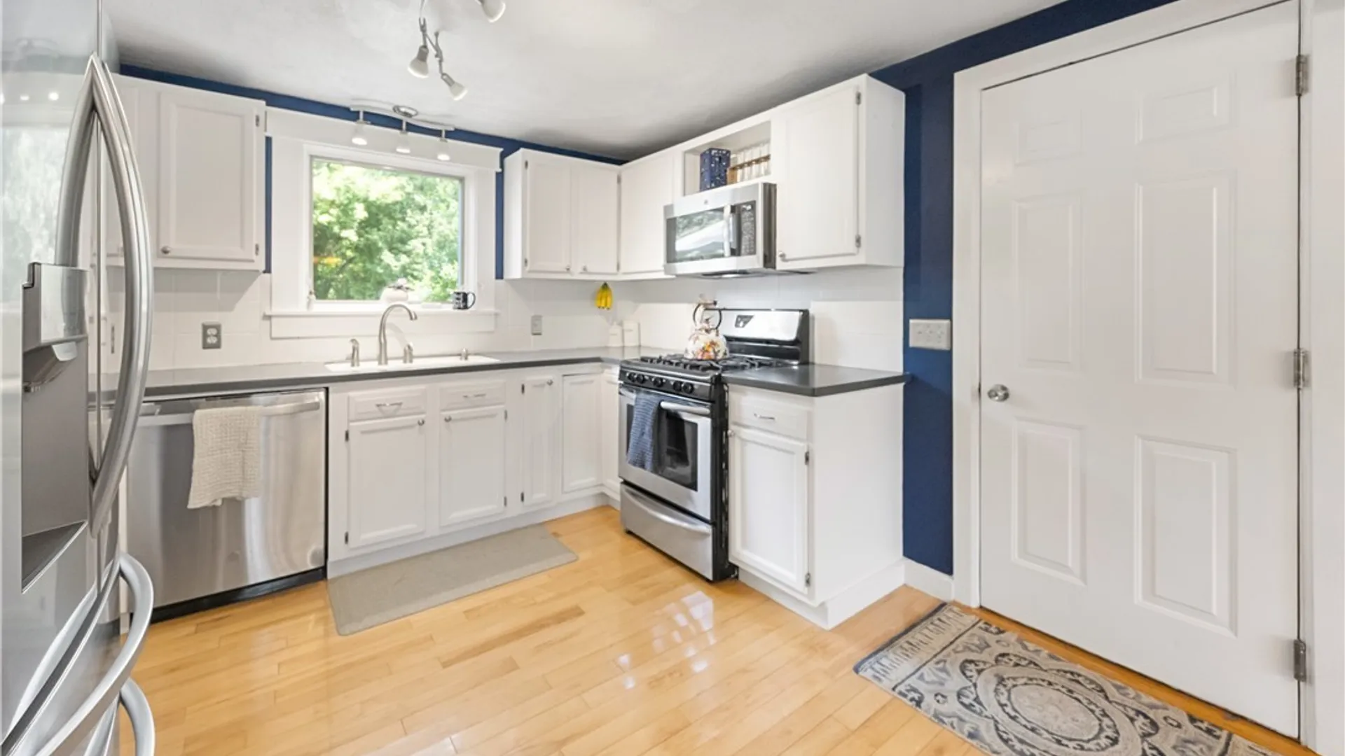 Property at 518 Cleveland Boulevard, Manlius, NY 13066 11