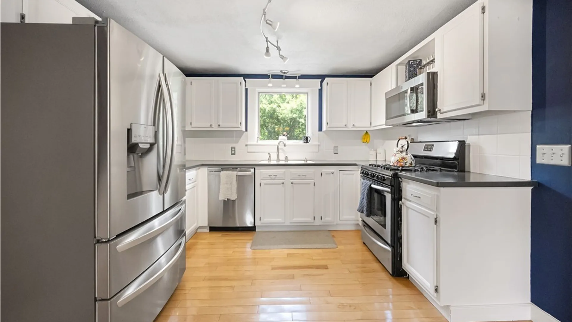 Property at 518 Cleveland Boulevard, Manlius, NY 13066 12