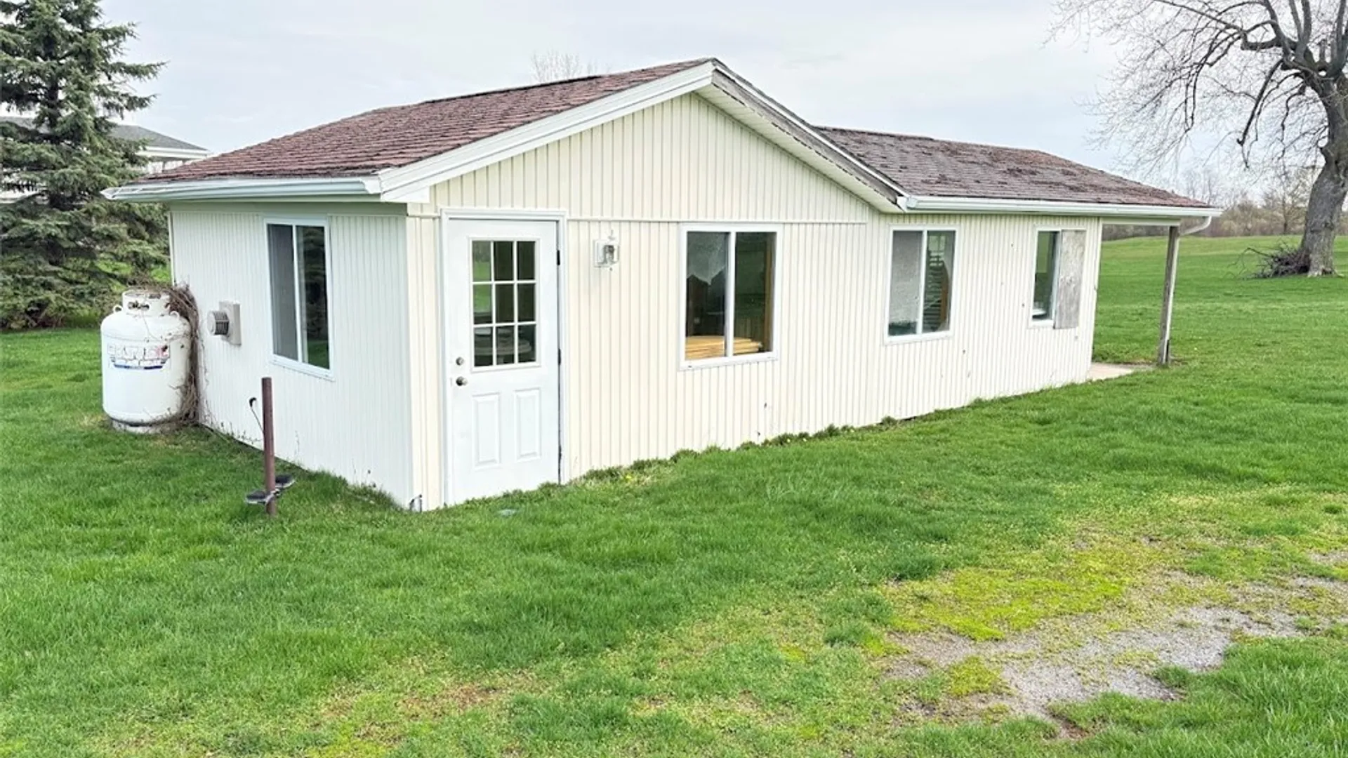 Property at 8981 Telegraph Road Road, Royalton, NY 14105 5