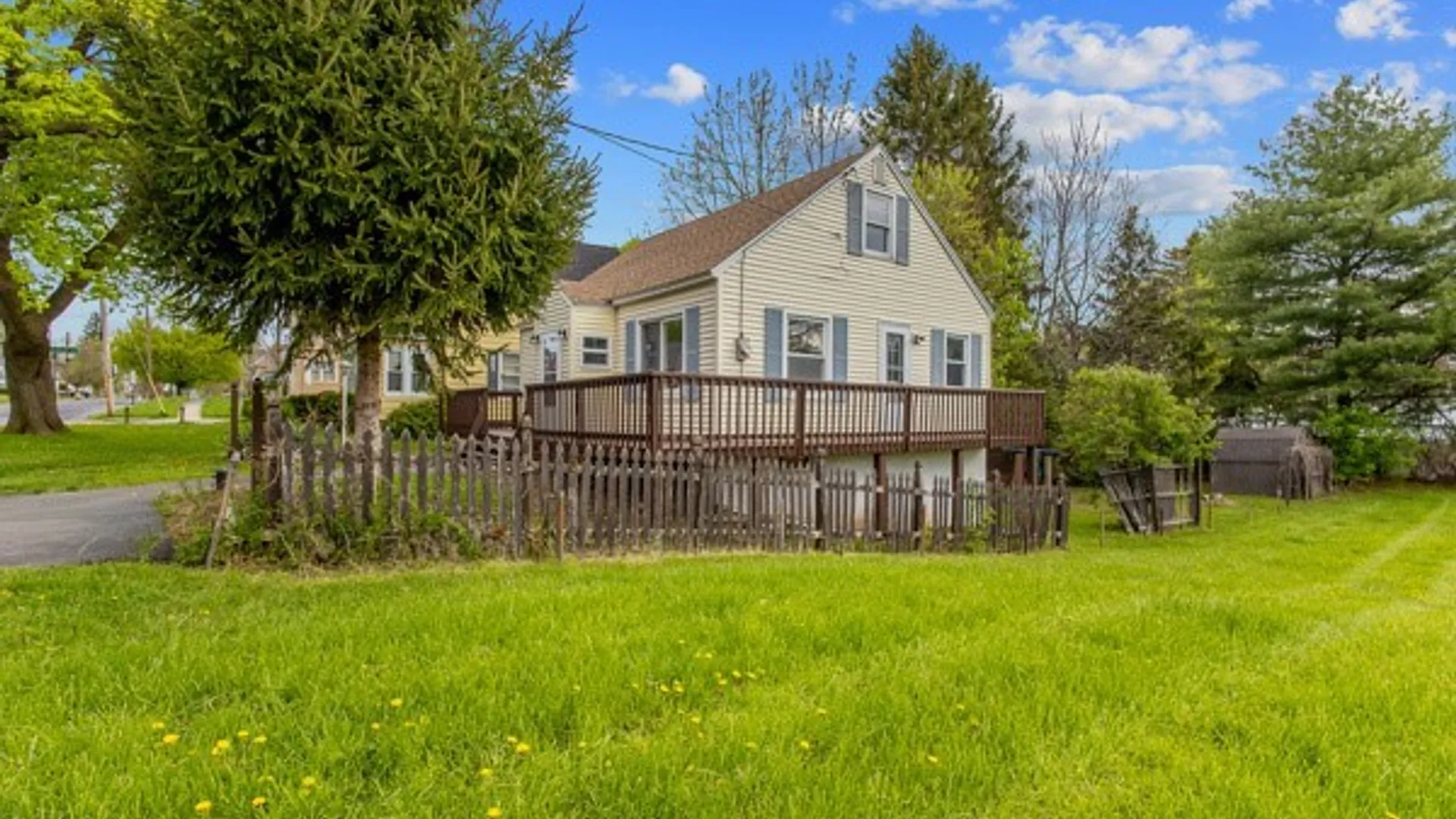 Property at 405 South Edwards Ave, Syracuse, NY 13206 3