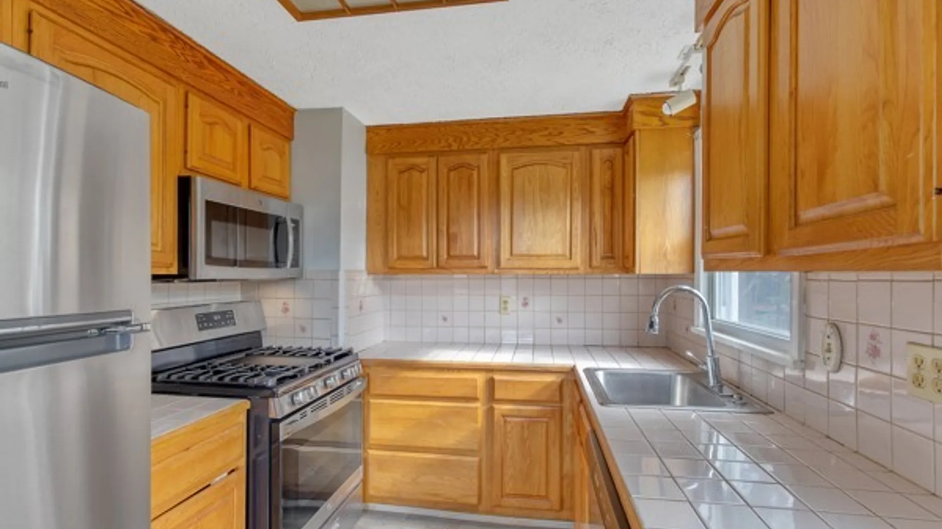 Property at 405 South Edwards Ave, Syracuse, NY 13206 11
