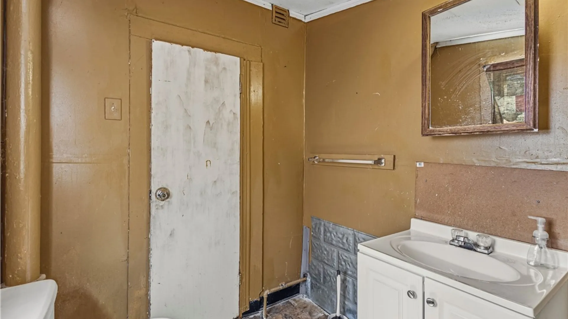 Property at 67 Halbert Street, Buffalo, NY 14214 30