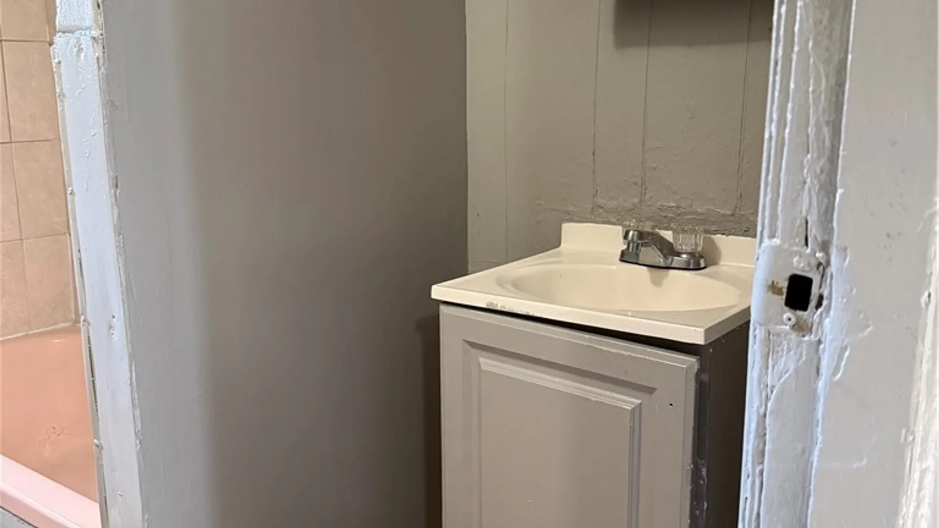 Property at 626 Jay St, Rochester, NY 14611 5