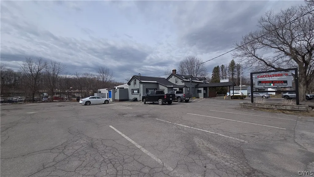 Property at 302 Barringer rd, German Flatts, NY 13357