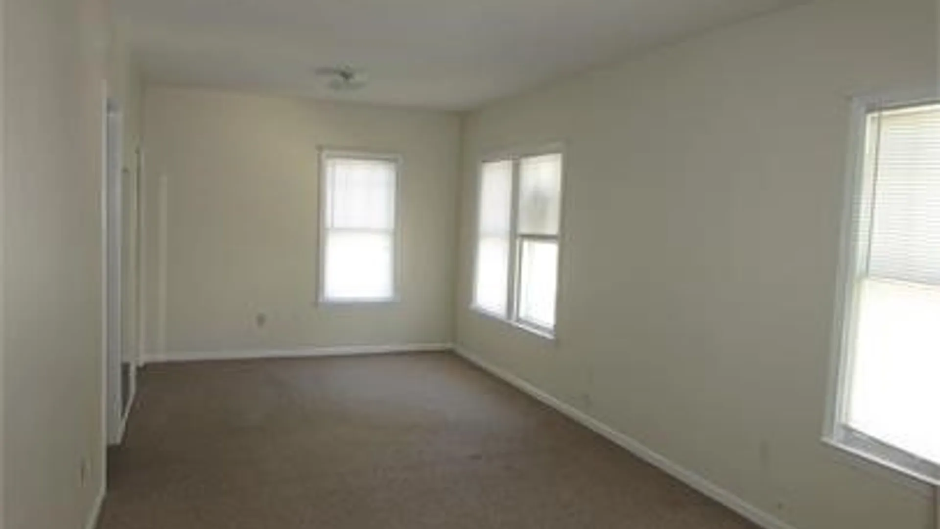 Property at 326 Park Street, Syracuse, NY 13203 9