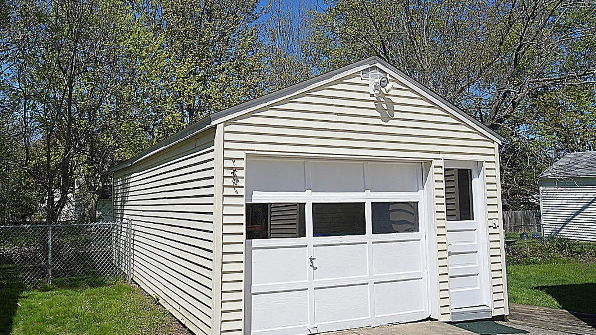 Property at 5790 Walden Drive, Hamburg, NY 14085 5