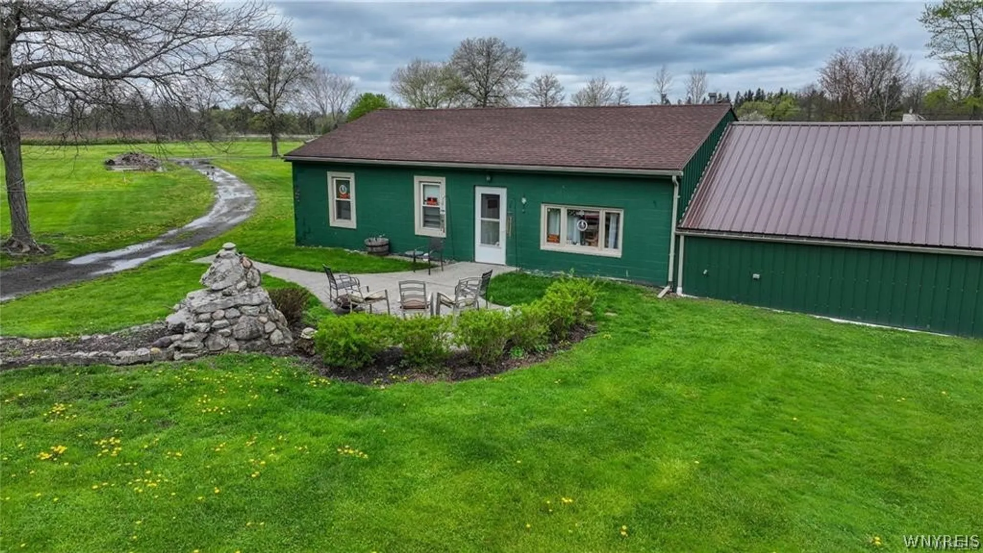 Property at 2572 Lakeview Road, Hamburg, NY 14085 3