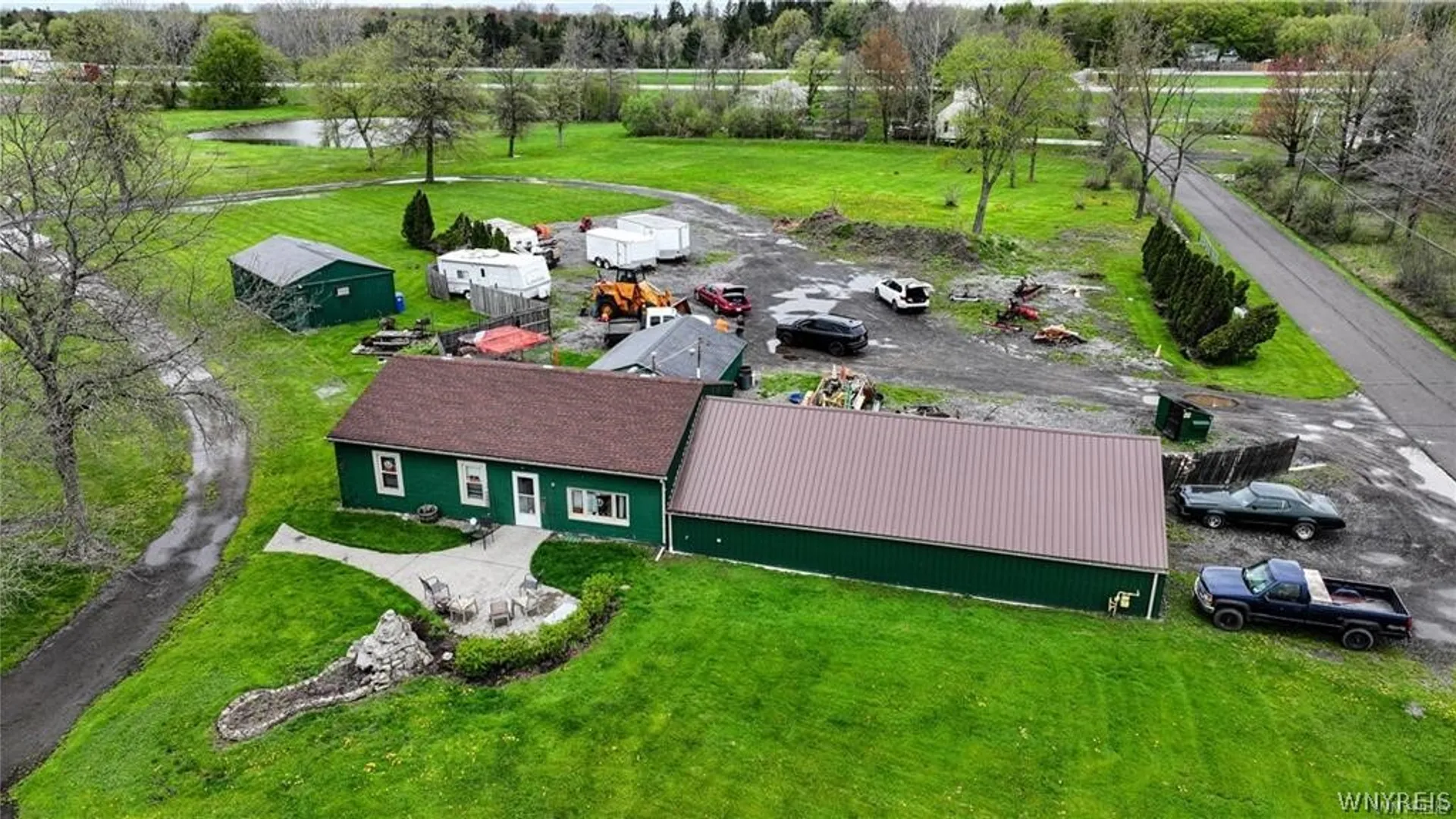 Property at 2572 Lakeview Road, Hamburg, NY 14085 4