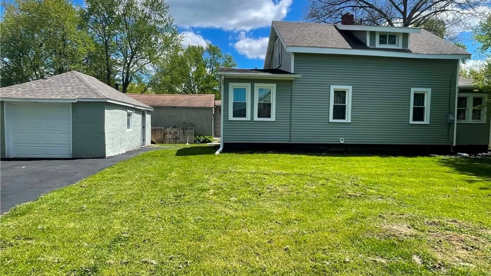 Property at 334 Richfield Boulevard, Salina, NY 13211 2