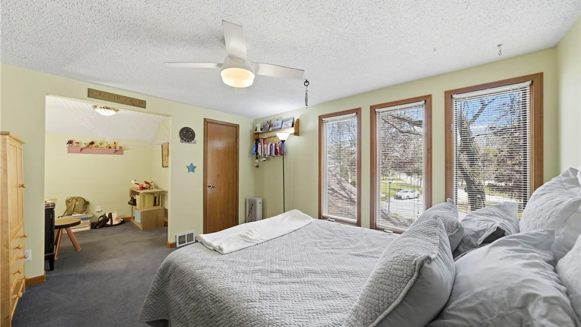 Property at 2 Chicory Lane, Amherst, NY 14051 18