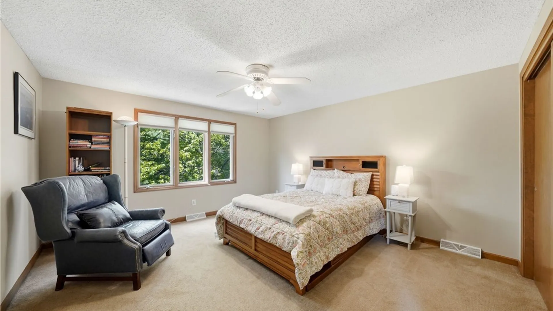 Property at 2 Chicory Lane, Amherst, NY 14051 20