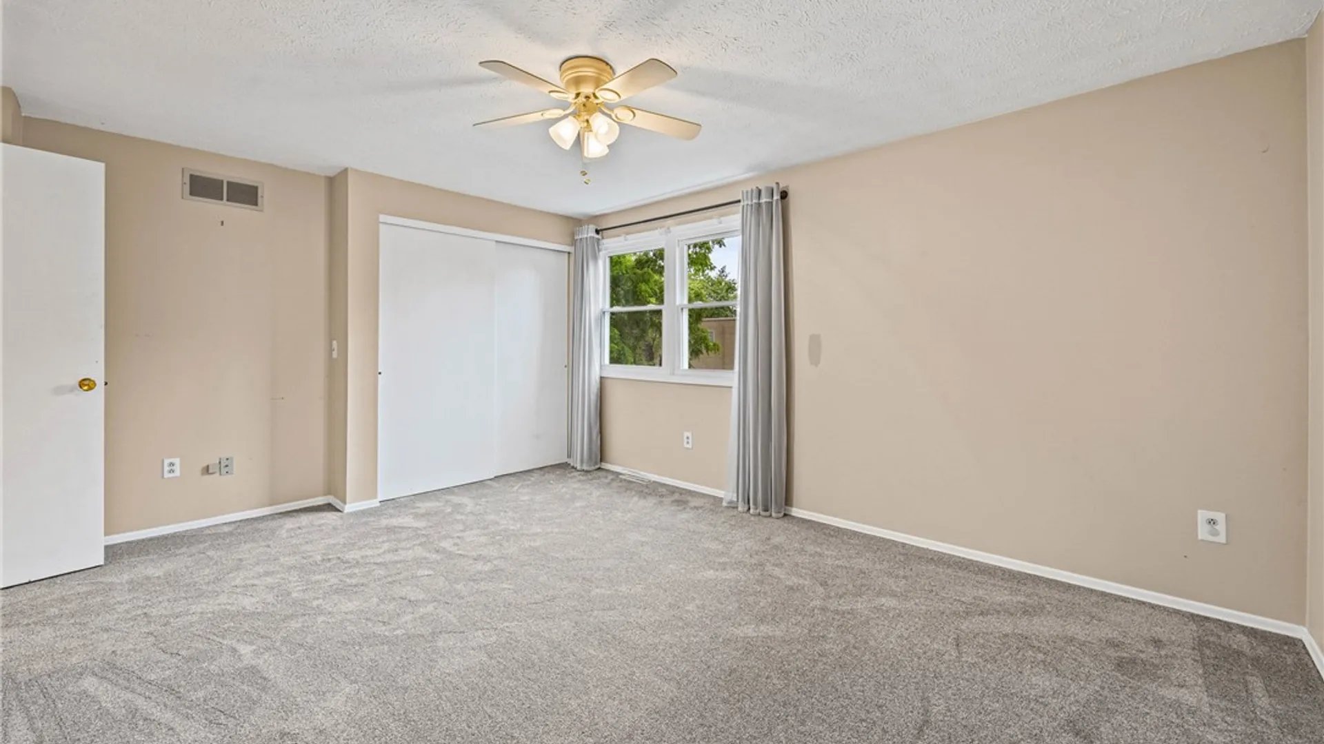 Property at 3 Southfield Drive, Webster, NY 14580 12