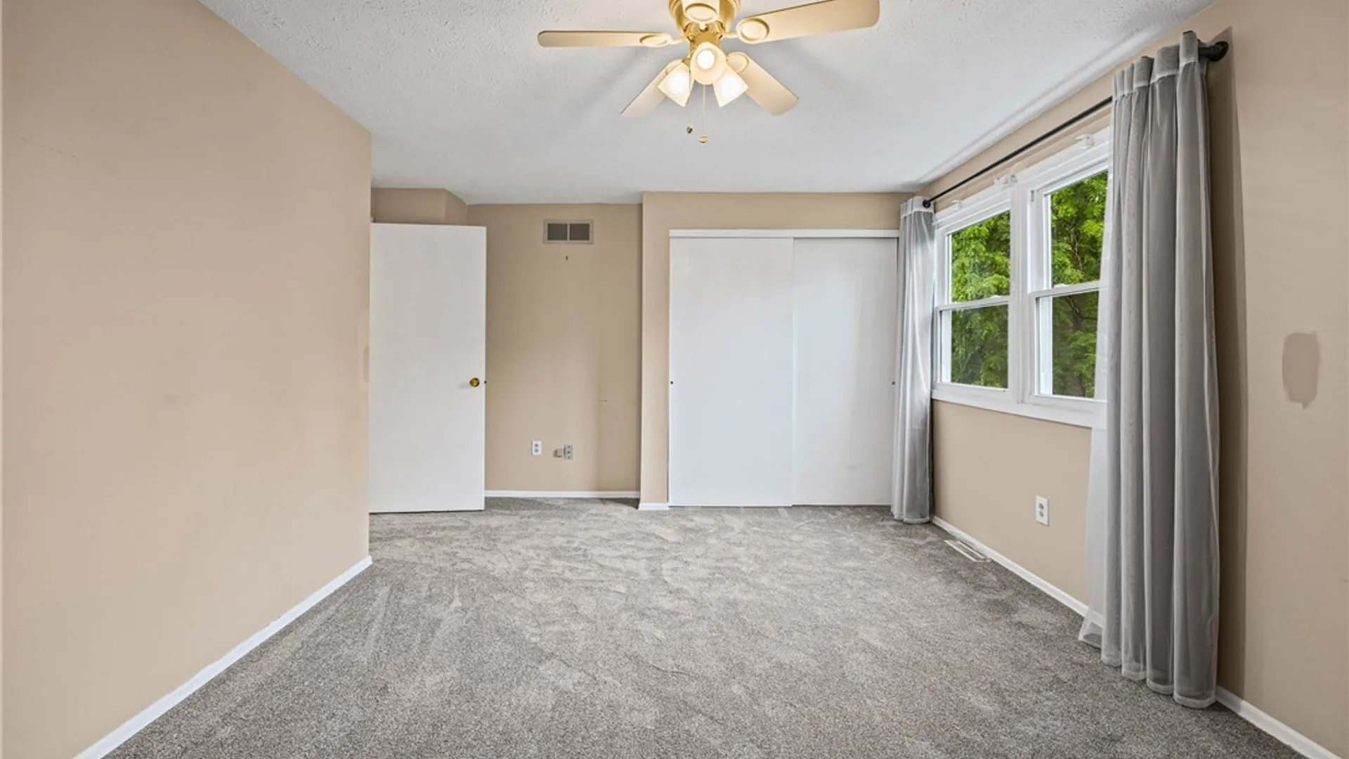 Property at 3 Southfield Drive, Webster, NY 14580 14