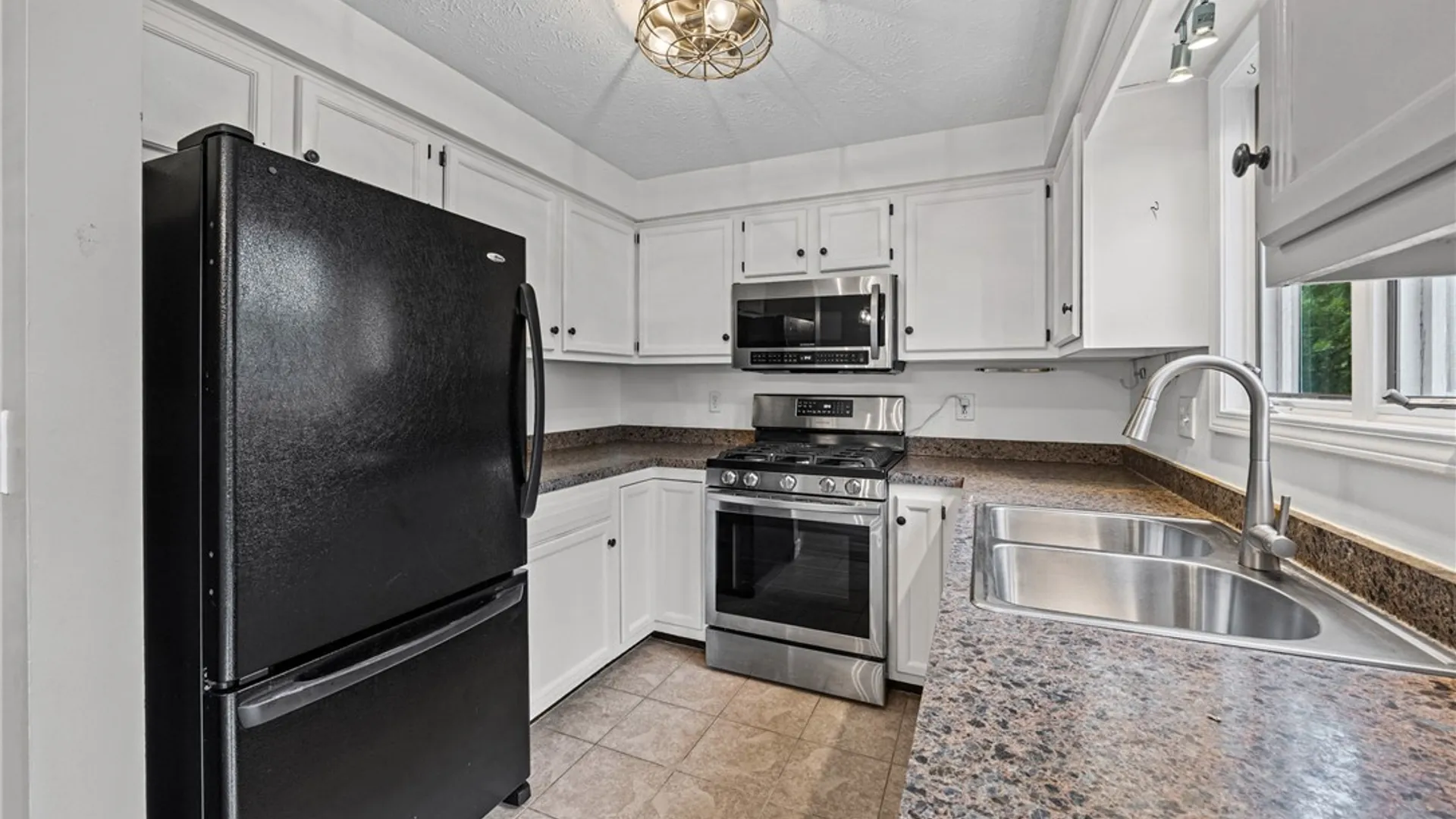 Property at 3 Southfield Drive, Webster, NY 14580 6