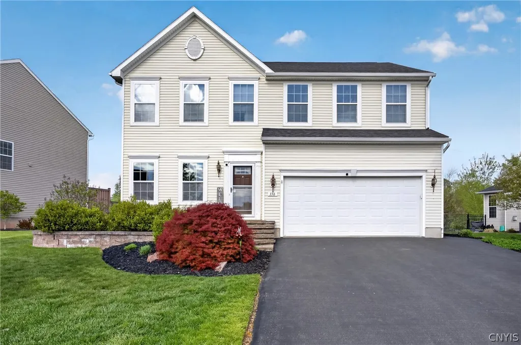 Property at 116 Kensington High Street, Manlius, NY 13116